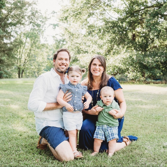 Meet your Posher, Tia - Picture 2 of 2